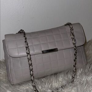 Chic Quilted Chain Shoulder Bag in Light Gray